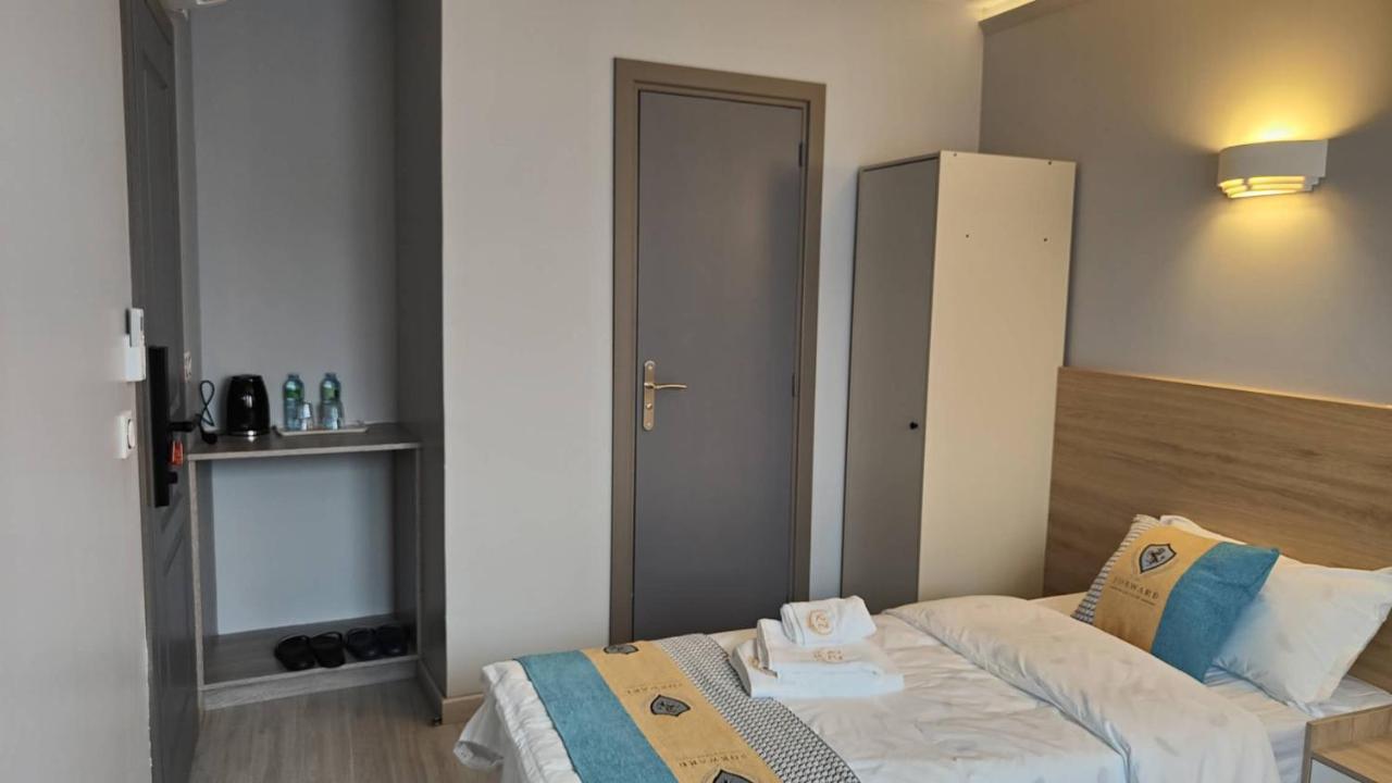 Chambre Pour 2 Personnes Avec Lit Separe Dans La Banlieue Parisienne Бонди Екстериор снимка