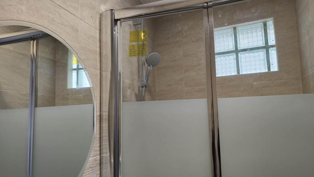 Chambre Pour 2 Personnes Avec Lit Separe Dans La Banlieue Parisienne Бонди Екстериор снимка